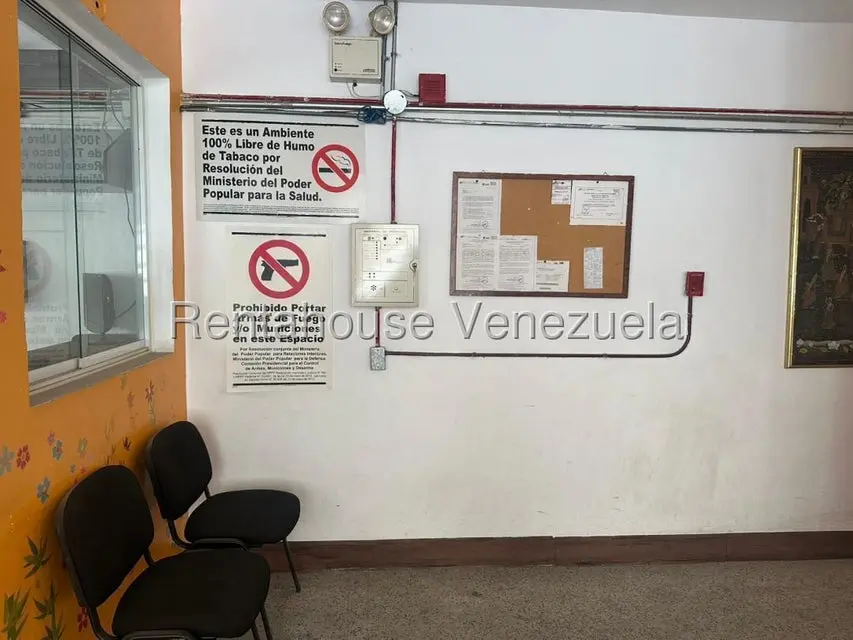 Comercial (Local Comercial) en Venta en Los Chaguaramos, Distrito Metropolitano - 19