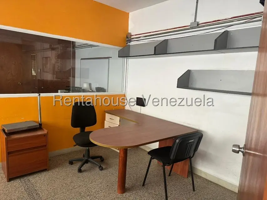 Comercial (Local Comercial) en Venta en Los Chaguaramos, Distrito Metropolitano - 5