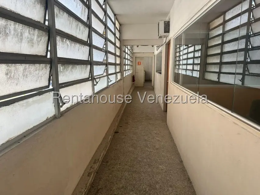 Comercial (Local Comercial) en Venta en Los Chaguaramos, Distrito Metropolitano - 8