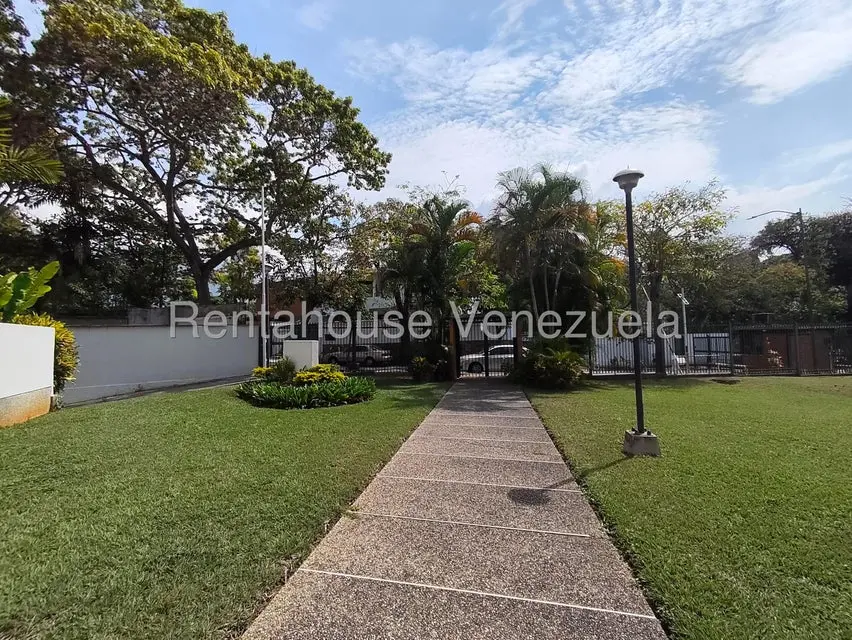 Apartamento (1 Nivel) en Venta en Chuao, Distrito Metropolitano - 2