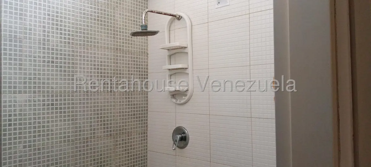 Townhouse (Duplex) en Alquiler en El Rincon, Carabobo - 13