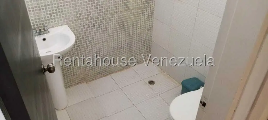 Townhouse (Duplex) en Alquiler en El Rincon, Carabobo - 28
