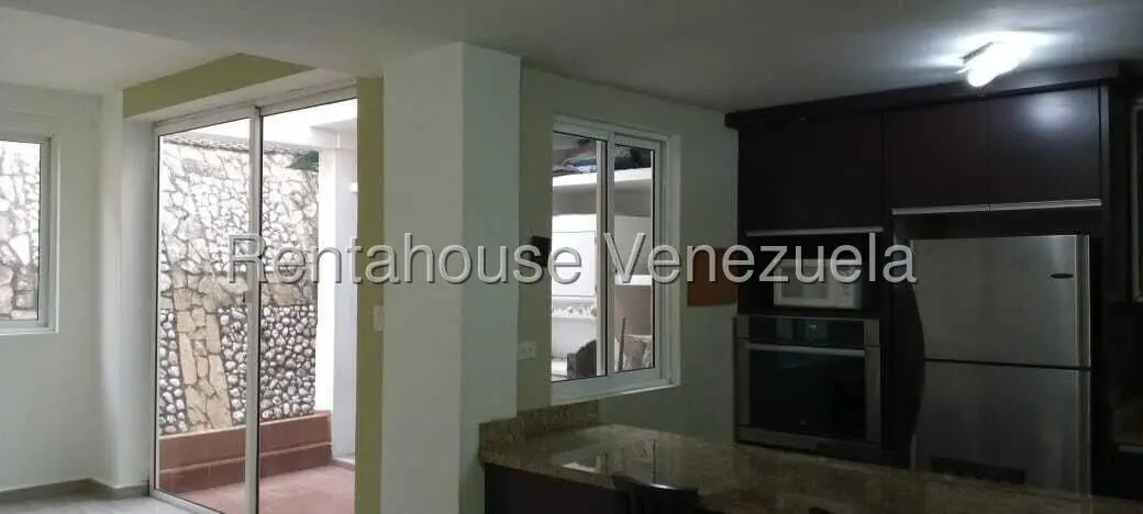 Townhouse (Duplex) en Alquiler en El Rincon, Carabobo - 4