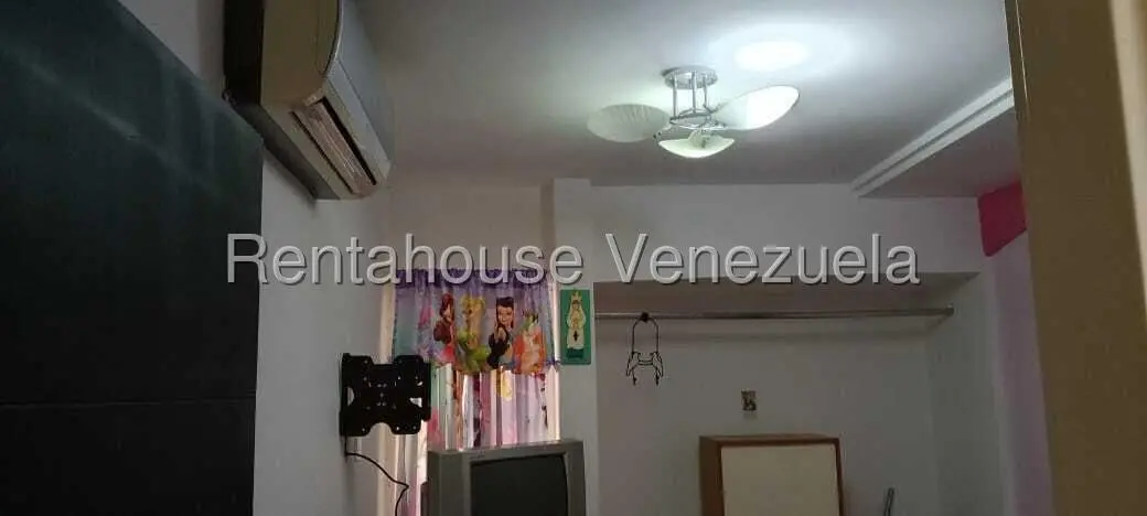 Townhouse (Duplex) en Alquiler en El Rincon, Carabobo - 32