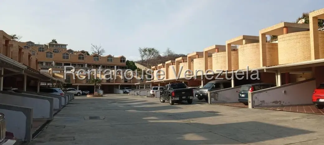 Townhouse (Duplex) en Alquiler en El Rincon, Carabobo - 36