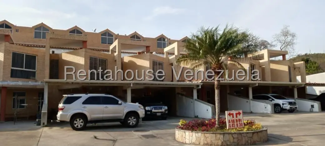 Townhouse (Duplex) en Alquiler en El Rincon, Carabobo - 38