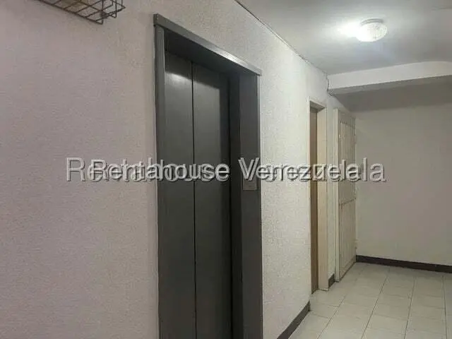 Apartamento (1 Nivel) en Venta en Guaicay, Distrito Metropolitano - 13
