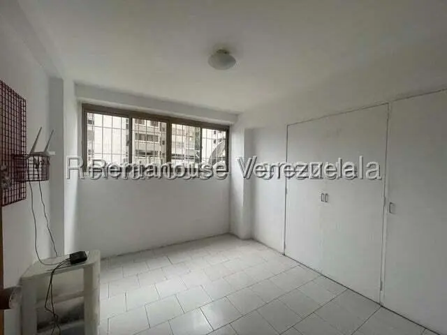 Apartamento (1 Nivel) en Venta en Guaicay, Distrito Metropolitano - 4