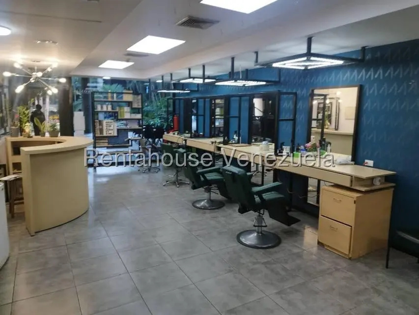 Comercial (Local Comercial) en Alquiler en Los Palos Grandes, Distrito Metropolitano - 2