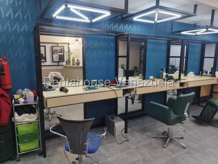 Comercial (Local Comercial) en Alquiler en Los Palos Grandes, Distrito Metropolitano - 11