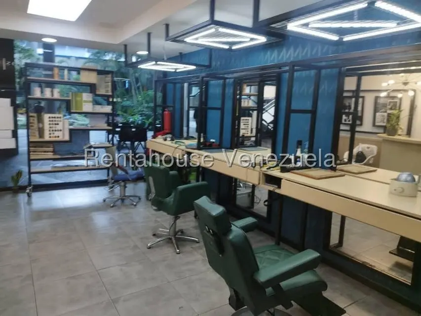 Comercial (Local Comercial) en Alquiler en Los Palos Grandes, Distrito Metropolitano - 4