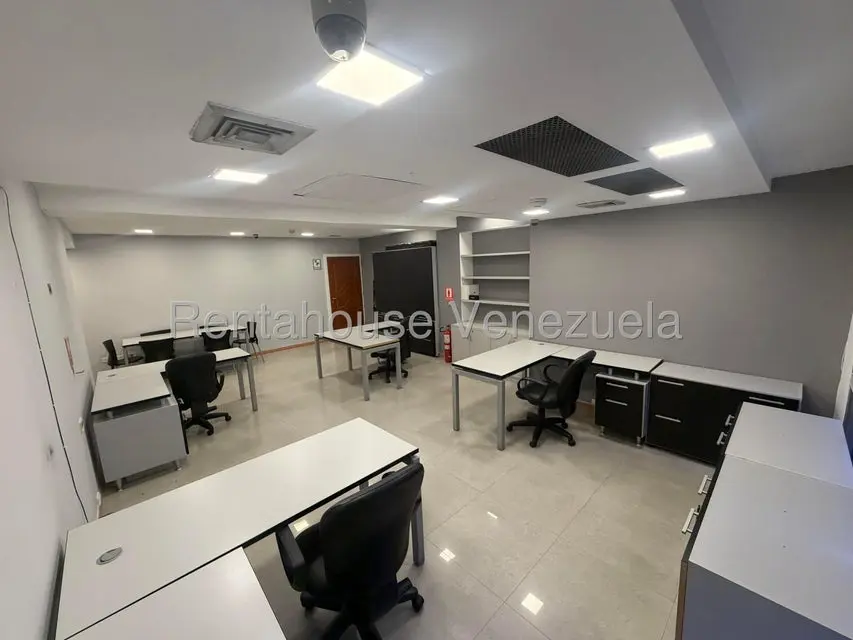 Comercial (Local Comercial) en Alquiler en Las Mercedes, Distrito Metropolitano - 4