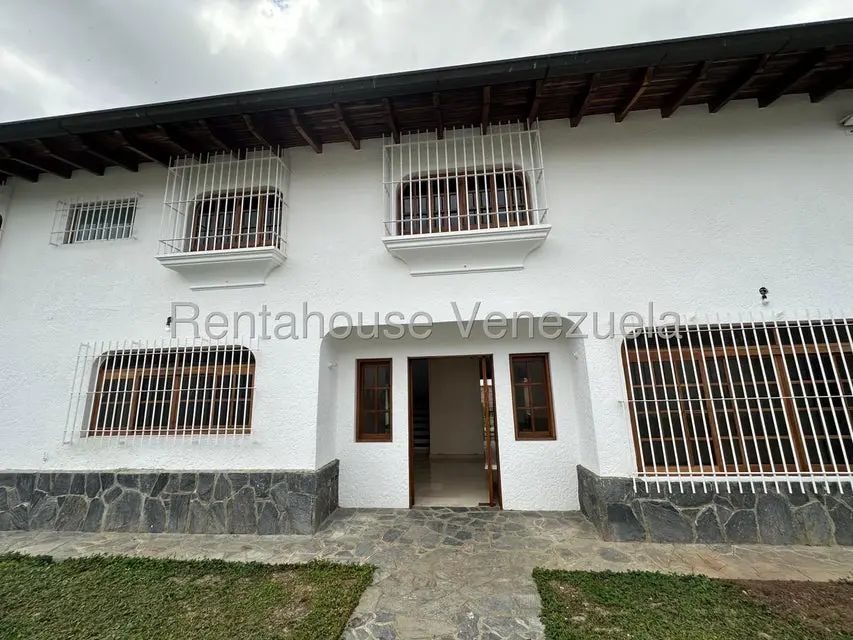 Casa (1 Nivel) en Venta en Lomas de La Lagunita, Distrito Metropolitano - 2