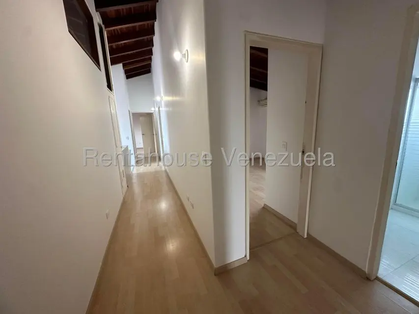 Casa (1 Nivel) en Venta en Lomas de La Lagunita, Distrito Metropolitano - 23