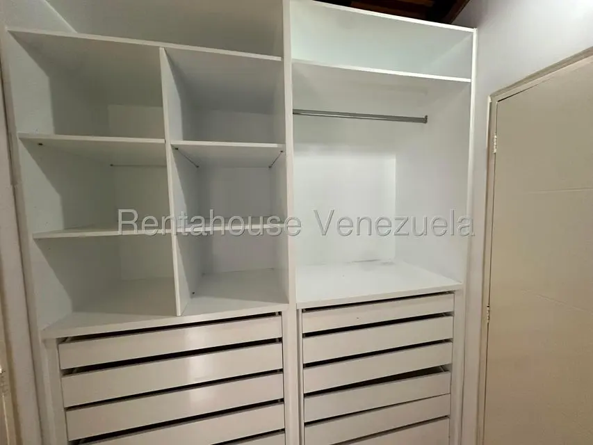 Casa (1 Nivel) en Venta en Lomas de La Lagunita, Distrito Metropolitano - 31