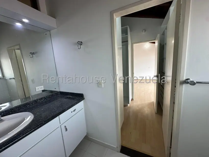 Casa (1 Nivel) en Venta en Lomas de La Lagunita, Distrito Metropolitano - 34