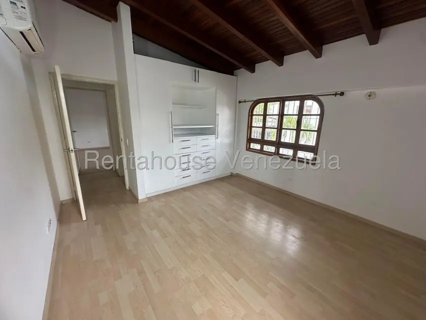 Casa (1 Nivel) en Venta en Lomas de La Lagunita, Distrito Metropolitano - 35