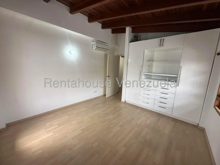 Casa (1 Nivel) en Venta en Lomas de La Lagunita, Distrito Metropolitano - 36