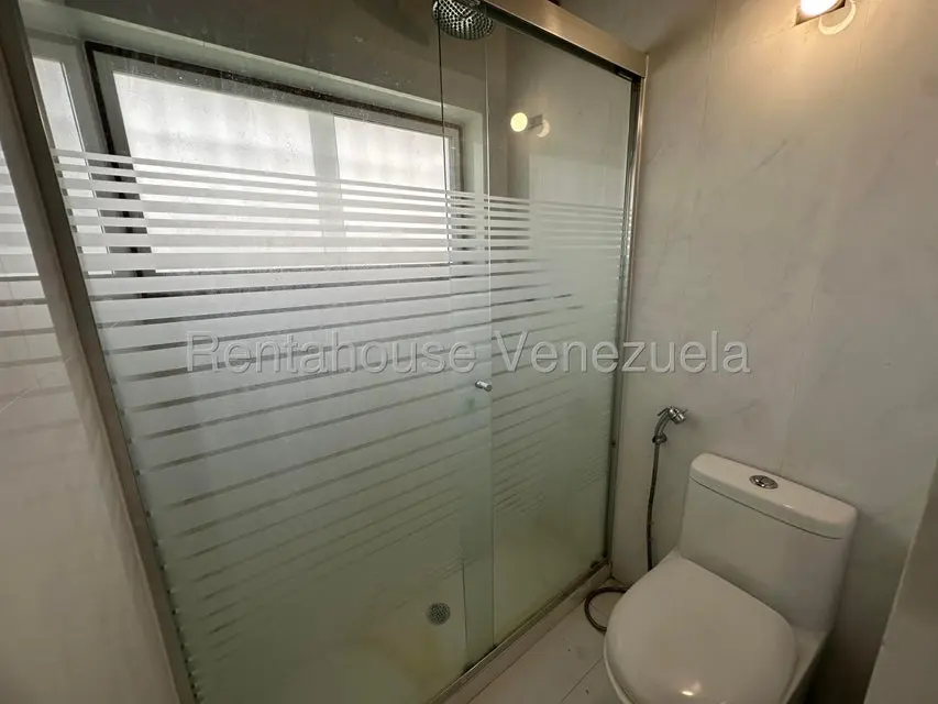 Casa (1 Nivel) en Venta en Lomas de La Lagunita, Distrito Metropolitano - 38