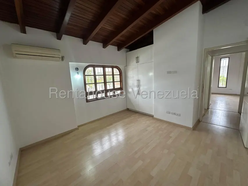 Casa (1 Nivel) en Venta en Lomas de La Lagunita, Distrito Metropolitano - 40