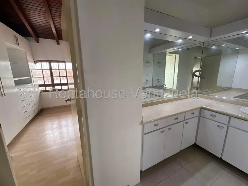 Casa (1 Nivel) en Venta en Lomas de La Lagunita, Distrito Metropolitano - 43