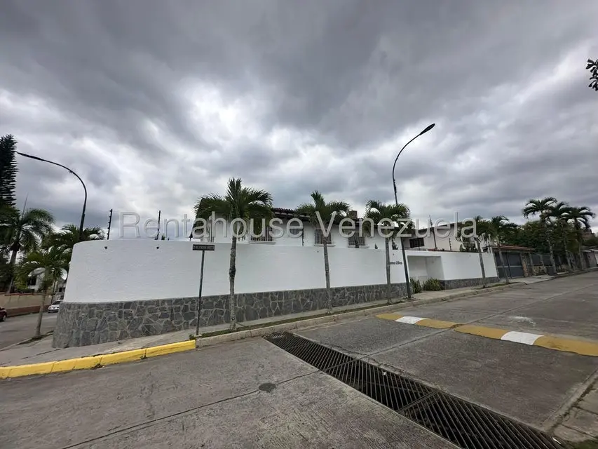 Casa (1 Nivel) en Venta en Lomas de La Lagunita, Distrito Metropolitano - 61