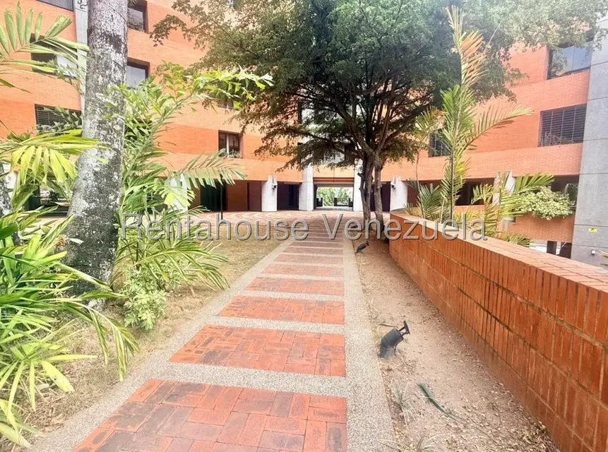 Apartamento (Multiples Niveles) en Venta en Los Samanes, Distrito Metropolitano - 2