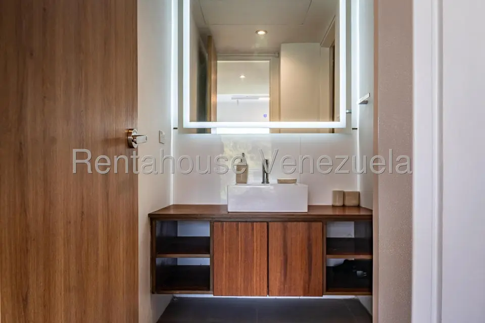 Apartamento (1 Nivel) en Alquiler en Los Naranjos de Las Mercedes, Distrito Metropolitano - 16