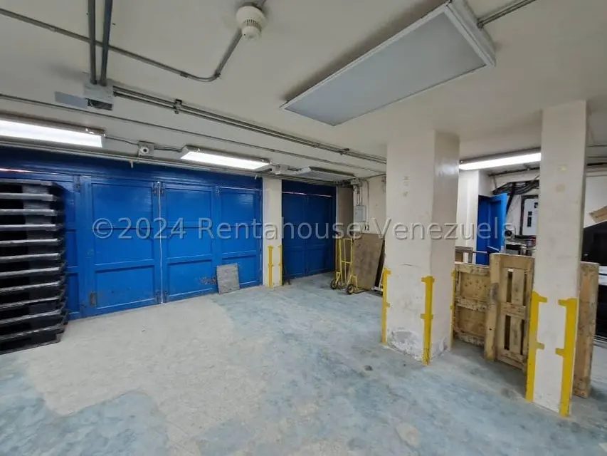 Comercial (Edificio) en Venta en Los Dos Caminos, Distrito Metropolitano - 13