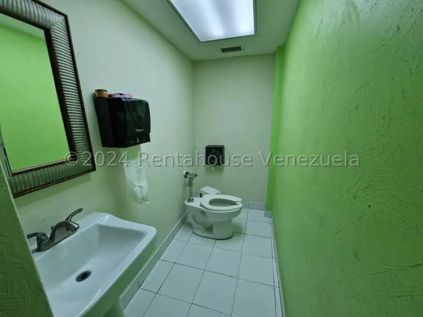 Comercial (Edificio) en Venta en Los Dos Caminos, Distrito Metropolitano - 16