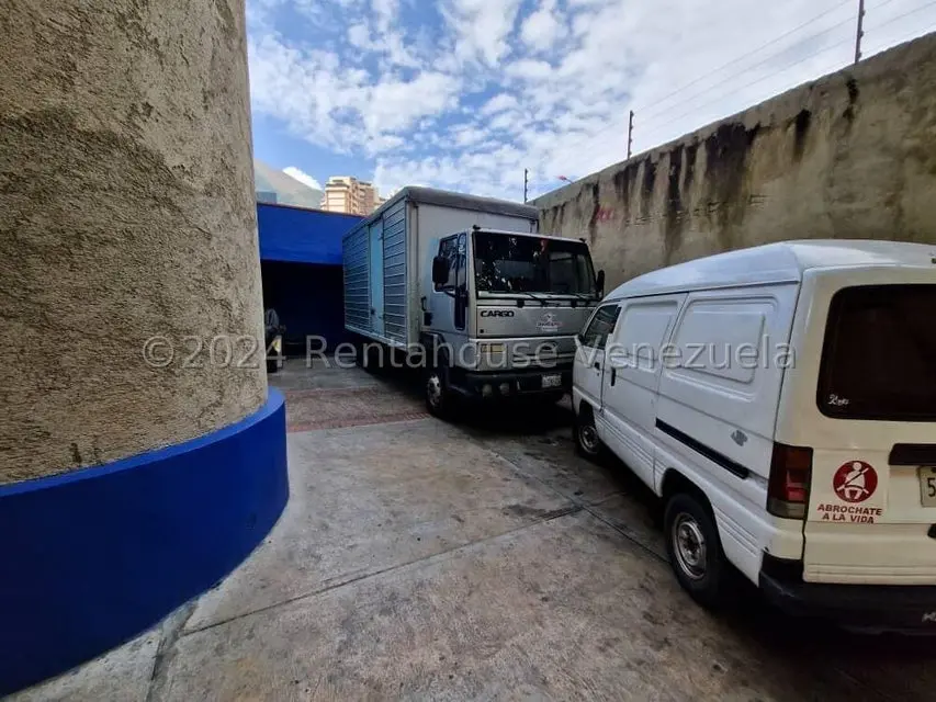 Comercial (Edificio) en Venta en Los Dos Caminos, Distrito Metropolitano - 4