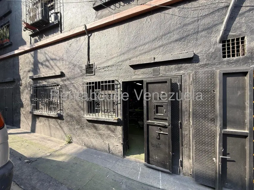 Comercial (Local Comercial) en Venta en Catia, Distrito Metropolitano - 2