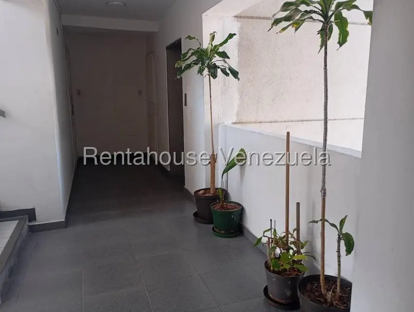 Apartamento (1 Nivel) en Venta en Quinta Crespo, Distrito Metropolitano - 2