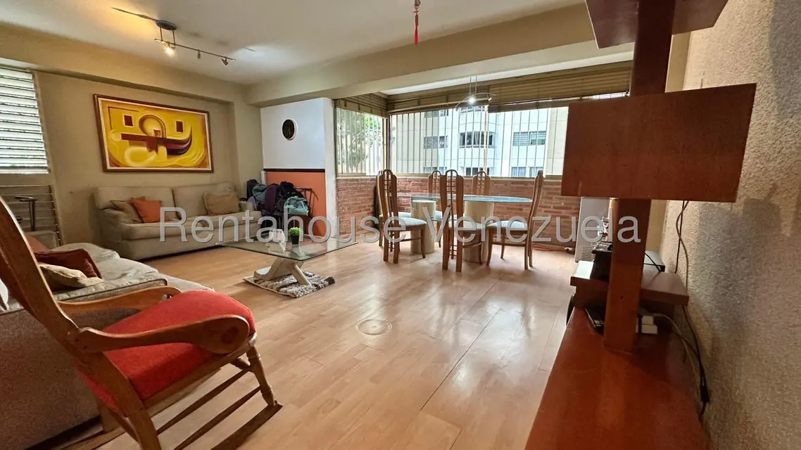 Apartamento (1 Nivel) en Venta en La Florida, Distrito Metropolitano - 2