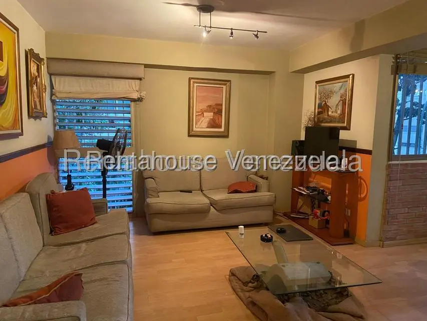 Apartamento (1 Nivel) en Venta en La Florida, Distrito Metropolitano - 4