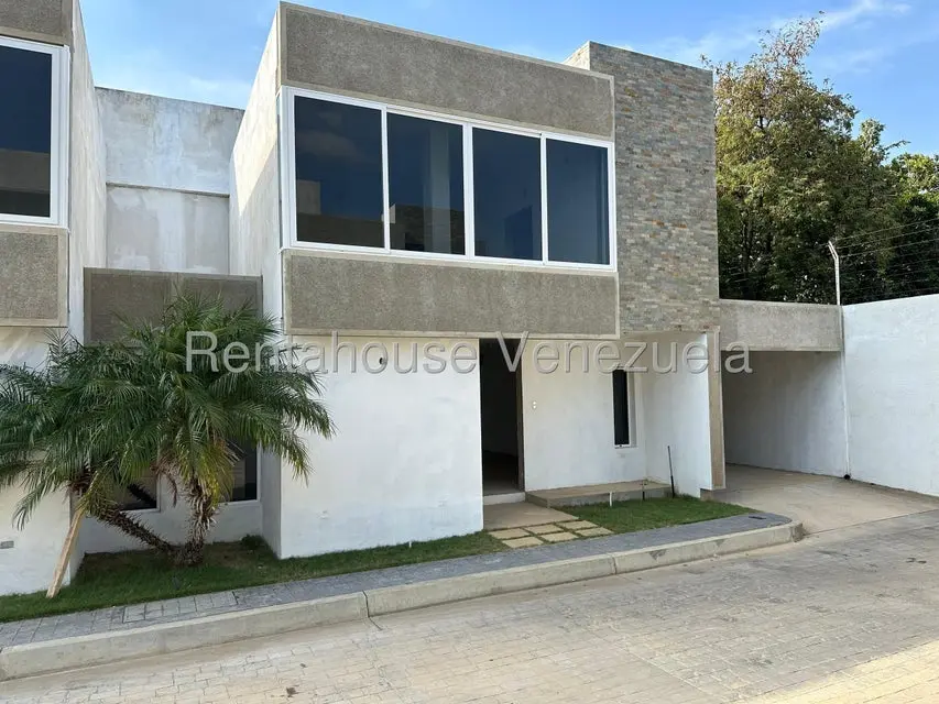 Casa (Duplex) en Venta en Sector San Bosco, Falcon - 2