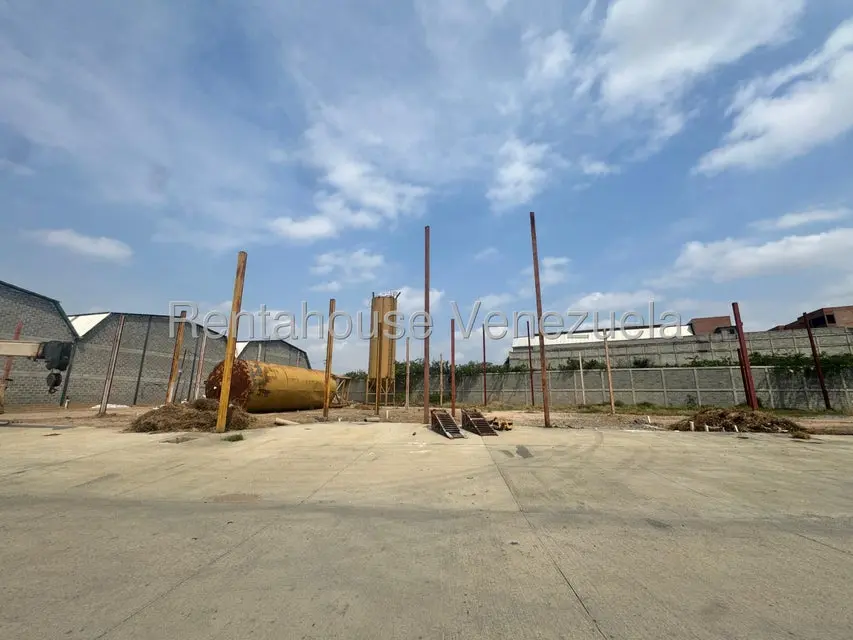 Comercial (Galpon - Deposito) en Venta en Zona Industrial 2, Lara - 8