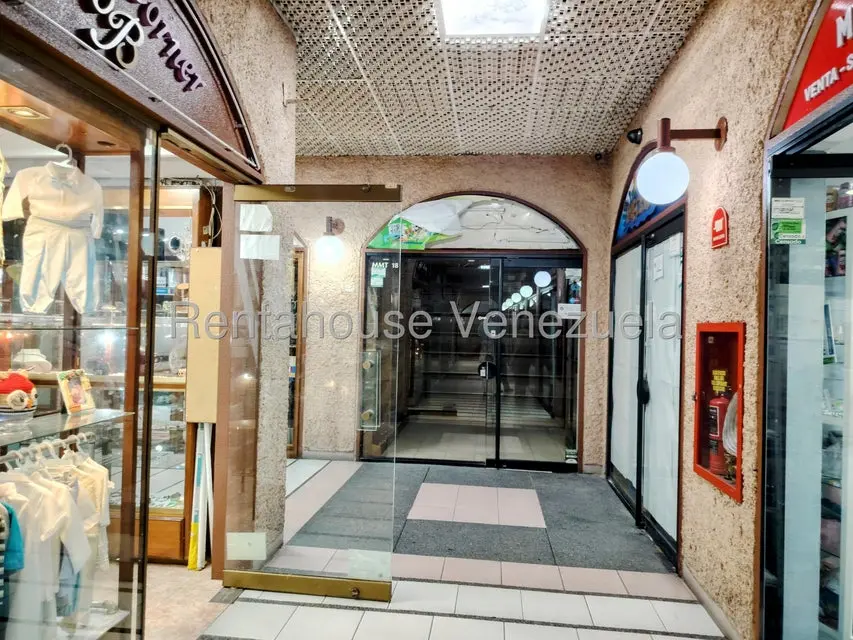 Comercial (Local Comercial) en Venta en Prados del Este, Distrito Metropolitano - 11