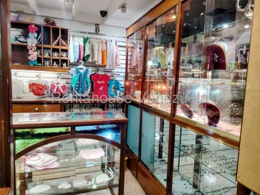 Comercial (Local Comercial) en Venta en Prados del Este, Distrito Metropolitano - 6