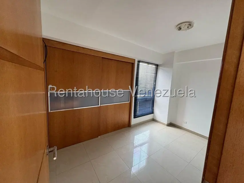 Apartamento (1 Nivel) en Alquiler en Miravila, Distrito Metropolitano - 13