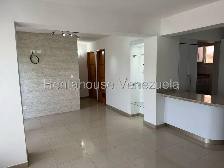 Apartamento (1 Nivel) en Alquiler en Miravila, Distrito Metropolitano - 3