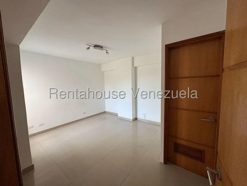 Apartamento (1 Nivel) en Alquiler en Miravila, Distrito Metropolitano - 9