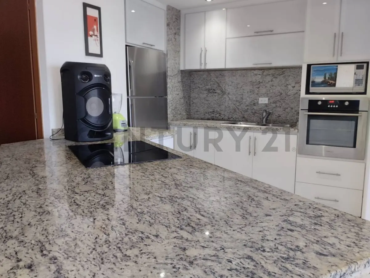 Apartamento con excelente vista al mar en Av. La Costanera - 14