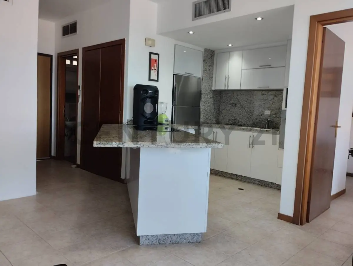 Apartamento con excelente vista al mar en Av. La Costanera - 9
