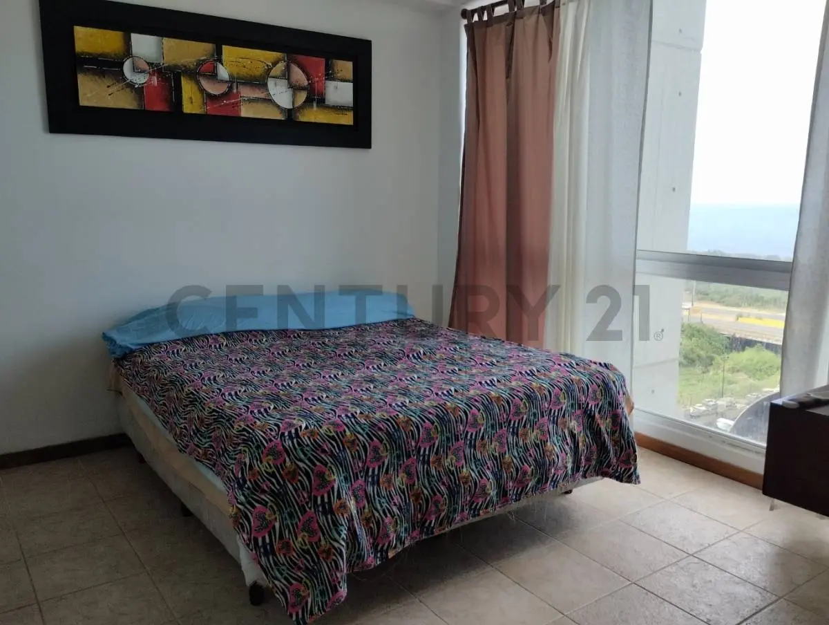Apartamento con excelente vista al mar en Av. La Costanera - 10