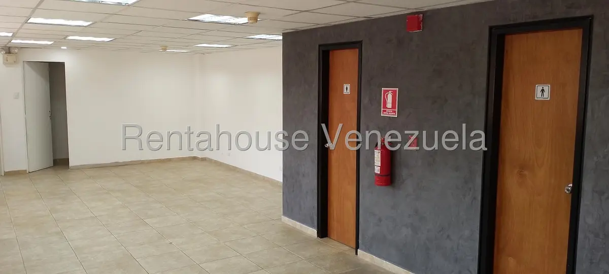 Comercial (Oficina) en Alquiler en Los Dos Caminos, Distrito Metropolitano - 9