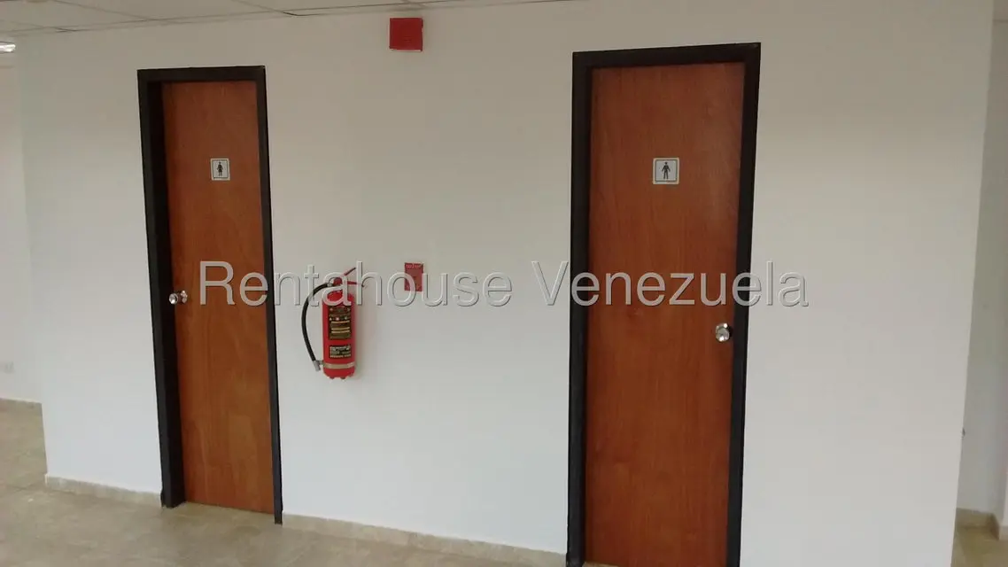 Comercial (Oficina) en Alquiler en Los Dos Caminos, Distrito Metropolitano - 10