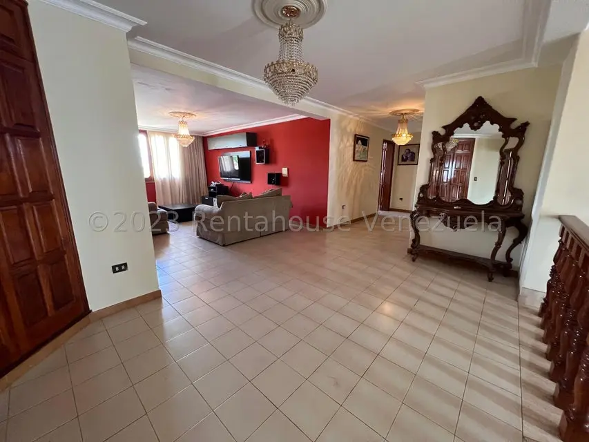 Casa (Multipes Niveles) en Venta en Cumbres de Curumo, Distrito Metropolitano - 14