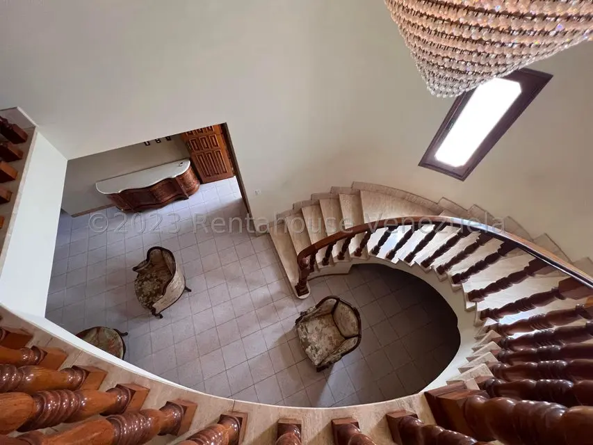 Casa (Multipes Niveles) en Venta en Cumbres de Curumo, Distrito Metropolitano - 15