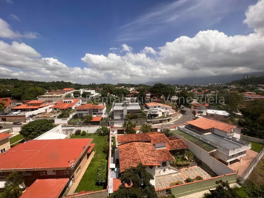 Casa (Multipes Niveles) en Venta en Cumbres de Curumo, Distrito Metropolitano - 17